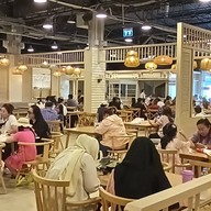 บรรยากาศ (ปิด) ข้าวหมกไก่ย่างบังฟารุก ข้าวซอย 邦发禄烤鸡 ปิด