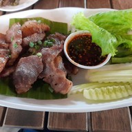 เมนูของร้าน The Three Little Pigs ท่าตลาด