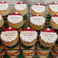 Ladymoon Coffee & Bakery ลาดพร้าร 122,รามคำแหง 65