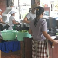 บรรยากาศ นายหนวด3 เกาเหลา ก๋วยเตี๋ยว เนื้อตุ๋น-หมูตุ๋น ลาดพร้าว101 สาขา3