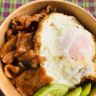 ร้าน กะเพรา IN BOX ( รับทำข้าวกล่อง ) บึง เครือสหพัฒต์ แหลมฉบัง