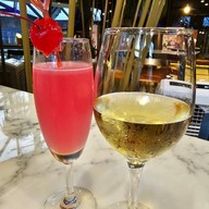 Pizza'Zi Fusion Pizza and Wine Bar