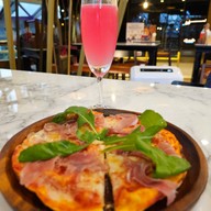 Pizza'Zi Fusion Pizza and Wine Bar