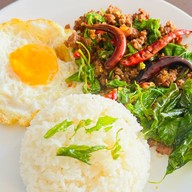 กะเพราหอมรัญจวน สุขสวัสดิ์ 70