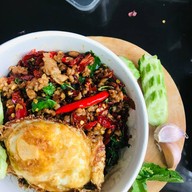 ร้าน กะเพรา IN BOX ( รับทำข้าวกล่อง ) บึง เครือสหพัฒต์ แหลมฉบัง