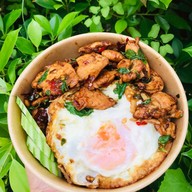 ร้าน กะเพรา IN BOX ( รับทำข้าวกล่อง ) บึง เครือสหพัฒต์ แหลมฉบัง