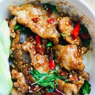 ร้าน กะเพรา IN BOX ( รับทำข้าวกล่อง ) บึง เครือสหพัฒต์ แหลมฉบัง