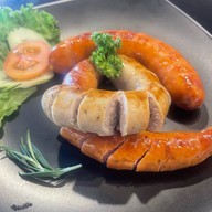 Witch Luck Cafe & Resturant คาเฟ่ ร้านอาหาร ที่ทำงาน