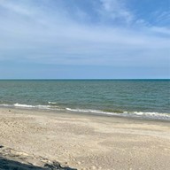 นั่งเล่น at บ่อนนท์