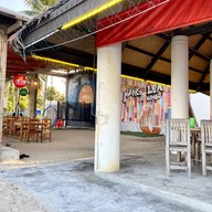 นั่งเล่น at บ่อนนท์