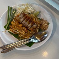 ผัดไทย 8 เซียน (ซอยวัดมะขาม) (ร้านหยุด 6-19 ธ.ค.)