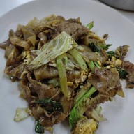 เมนูของร้าน ราดหน้ายอดอร่อย เฮียจำเนียร