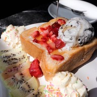 Witch Luck Cafe & Resturant คาเฟ่ ร้านอาหาร ที่ทำงาน