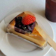 lot no.8 cafe & pastry .