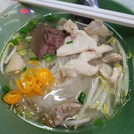 ก๋วยเตี๋ยวไก่ไทยนายโต้งเจ้าเก่า ซอย 2