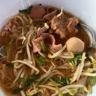 เมนูของร้าน ก๋วยเตี๋ยวเนื้อ นาย ต. รังสิต