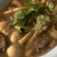 ข้าวไข่ข้น กะเพราพริกแห้ง