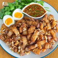 ก๋วยเตี๋ยวคลุกฝุ่น .