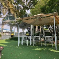 สวนอาหาร สราญ Restaurant & Coffee Bar