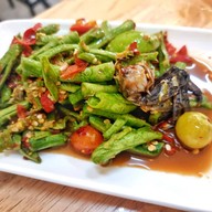 เมนูของร้าน อิ่มคุ้ม 888 (ฟรีไข่ดาว) ริมคลอง