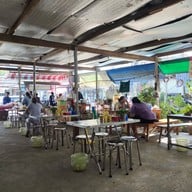 บรรยากาศ น้องหมูน้ำตก