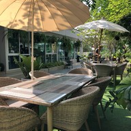 สวนอาหาร สราญ Restaurant & Coffee Bar