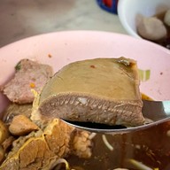 เมนูของร้าน ก๋วยเตี๋ยวเนื้อบิ๊กสุราชวัตร Bigsu beef noodle 陈牛肉面-曼谷 ราชวัตร