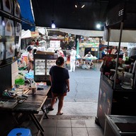 หน้าร้าน Warm Up Coffee