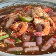 ลักกี้ยำ & ตำ – พิษณุโลก ( Lucky Yumm – Phitsanulok ) -