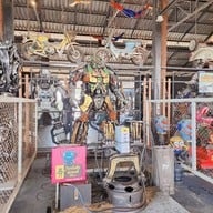 บรรยากาศ บ้านหุ่นเหล็ก