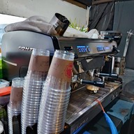 หน้าร้าน Warm Up Coffee