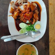เมนูของร้าน ต้น ข้าวหมูแดง