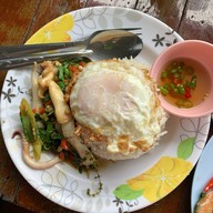 ครัวป้าสาว (อ่าวคุ้งกระเบน)