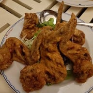 เมนูของร้าน เพลินทะเล หาดเจ้าหลาว จันทบุรี