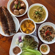 พิ้งค์ อาหารปักษ์ใต้