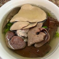 ต้มเลือดหมู ก๋วยจั้บนาทอง