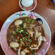 เมนูของร้าน สุดยอดก๋วยเตี๋ยวเรือ นครเชียงราย ปตท.บายพาส บ้านดู่