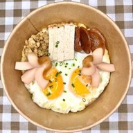 ตินตินไข่กะทะ ขนมปังปิ้ง ผัดกระเพรา กาแฟ ตินตินสาขา 1