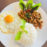 กะเพราหอมรัญจวน สุขสวัสดิ์ 70