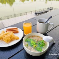 นอนริมน้ำ Sleep By The River