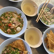ก๋วยเตี๋ยวสามหมวย