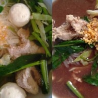 ร้าน น้องโปรย ก๋วยเตี๋ยวหมู🐷