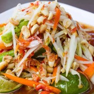 น้องใบเตย หน้าวัดป่าตอง