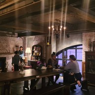 บรรยากาศ 943 King's Cross