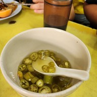 ข้าวหมูแดงสีมรกต ซอย สุกร1