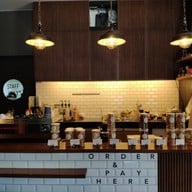 EARLY BIRD Coffee & Dessert Bar