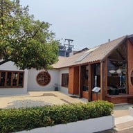 บรรยากาศ สำรับกับข้าว อาหารใต้ภูเก็ตเชียงใหม่