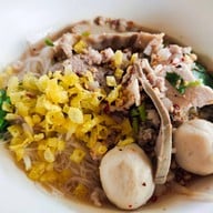 เมนูของร้าน ก๋วยเตี๋ยวหมูต้มยำตำลึงตาเบิร์ด (หน้าวัง)