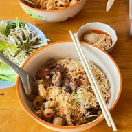 ร้าน SPIN ถนนข้างเรือนจำ ถนนหลังสำนักงานขนส่ง (ขนส่งที่ต่อ ภาษี พรบ.รถยนต์ ทำใบขับขี่)