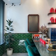 GW Tea House ศาลาแดง - สีลม